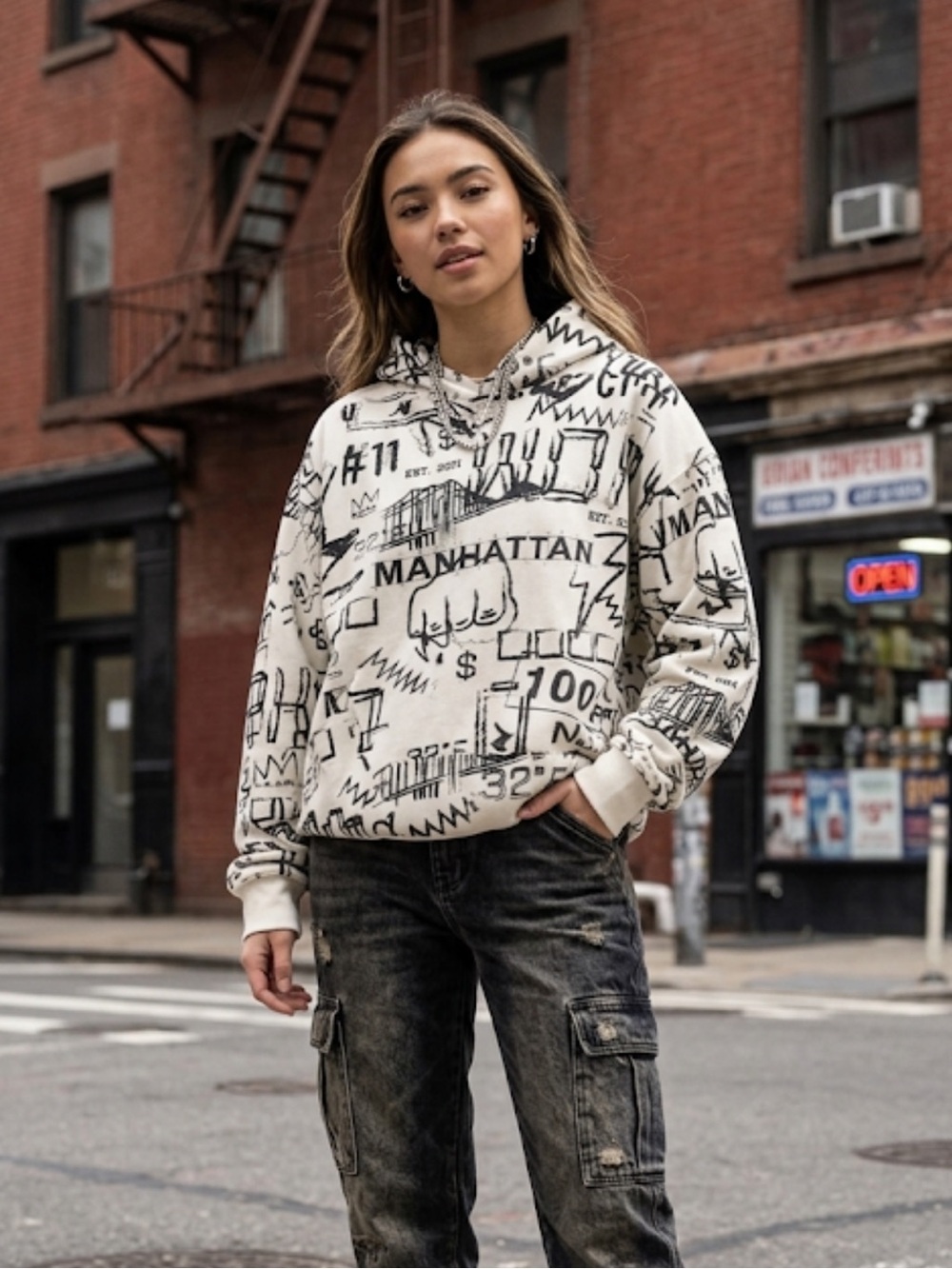Capelli of New York Black and White Graphic Pullover